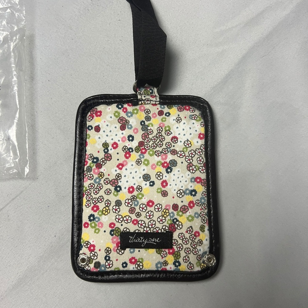 Thirty-One Luggage Tag Free Spirit Ditsy Floral ID Card Holder Snap Travel NWT‎
